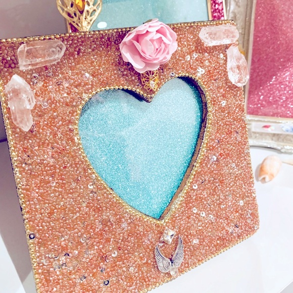 Clear quartz crystal heart shape frame - Picture 3 of 7